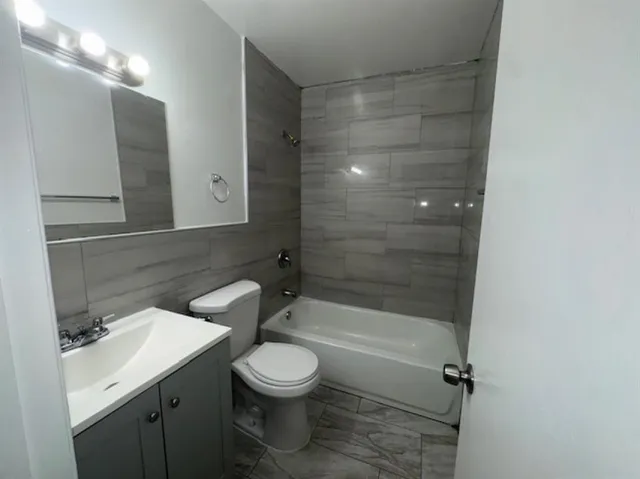 $1,725 | 2220 Hayes Street, Unit 7, Hollywood, FL 33020