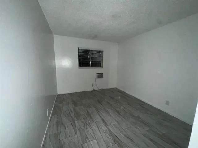 $1,725 | 2220 Hayes Street, Unit 7, Hollywood, FL 33020