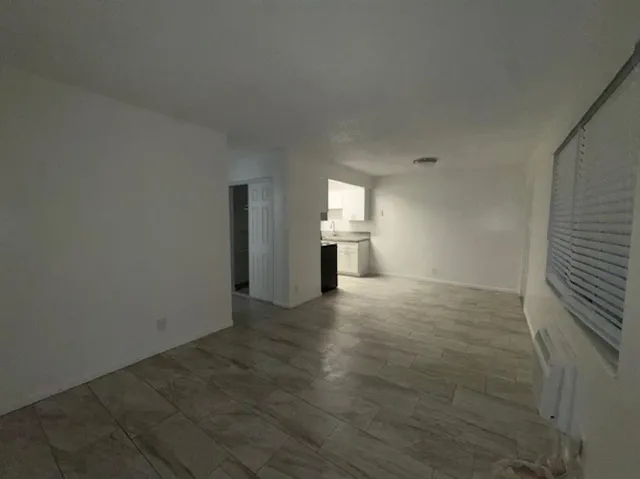 $1,725 | 2220 Hayes Street, Unit 7, Hollywood, FL 33020