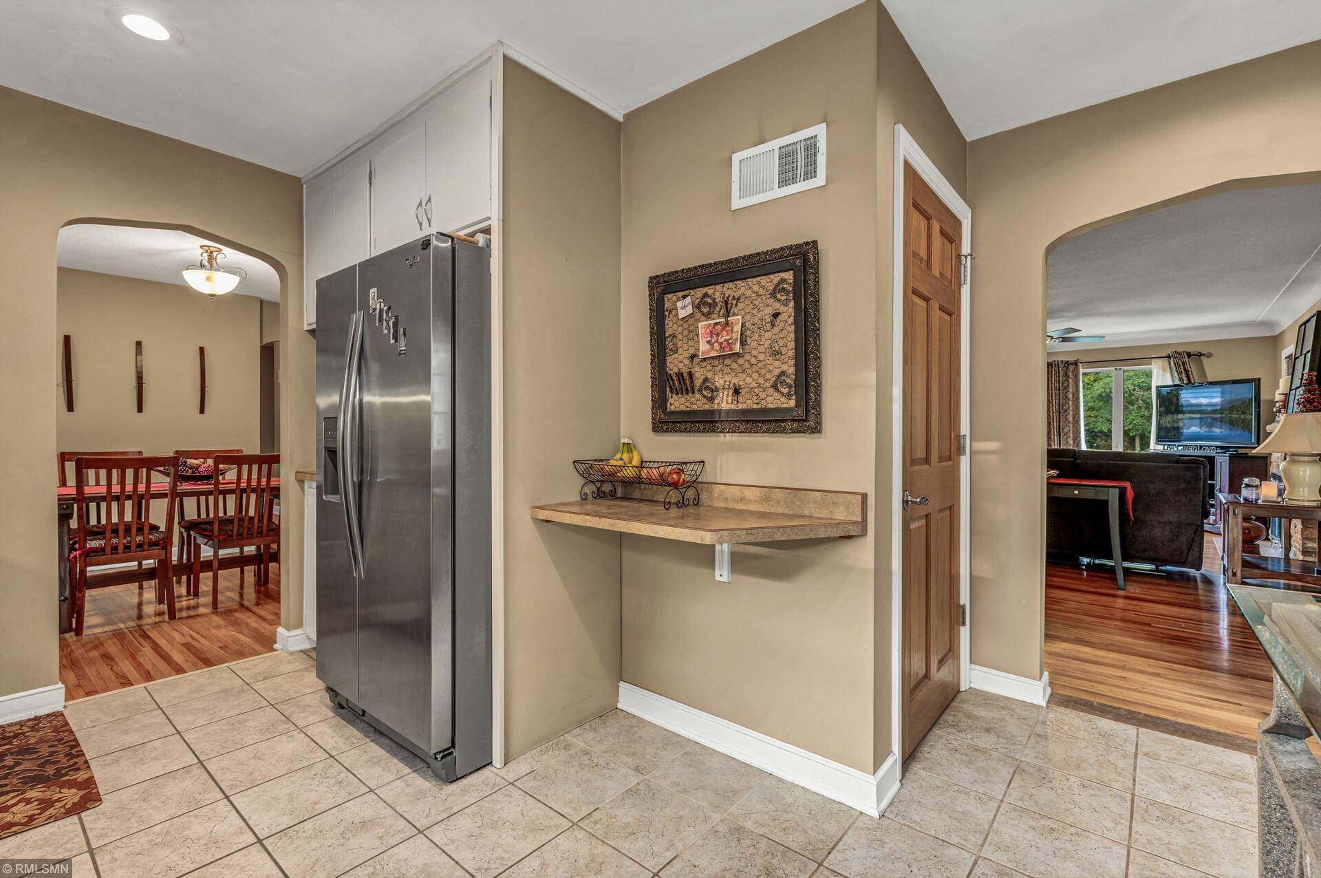 4930 Baker Road Minnetonka, MN 55343 - Photo 10 of 32 Gallery Image 10