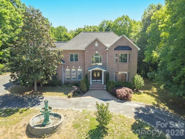 $699,900 | 381 Lake Forest Drive, Taylorsville, NC 28681