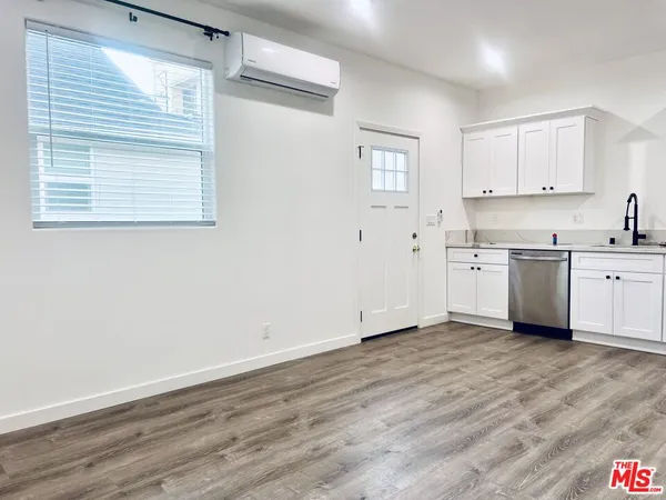 $2,450 | 247 1/2 South Catalina Avenue, Pasadena, CA 91106