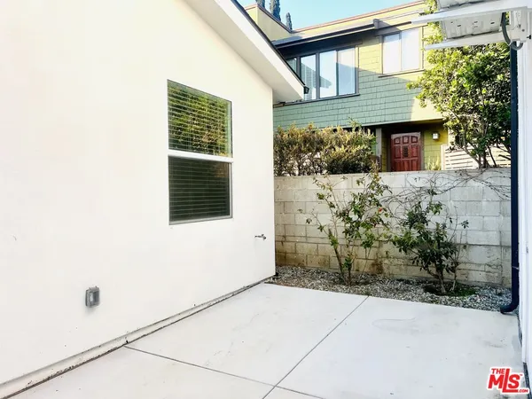 $2,450 | 247 1/2 South Catalina Avenue, Pasadena, CA 91106