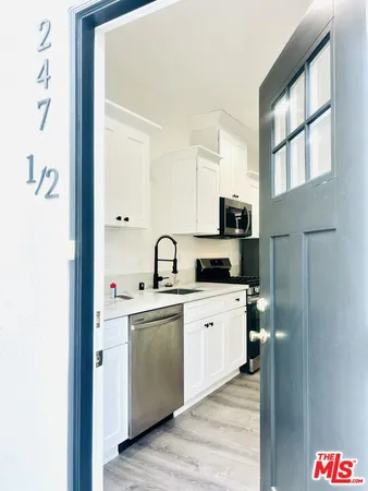 $2,450 | 247 1/2 South Catalina Avenue, Pasadena, CA 91106