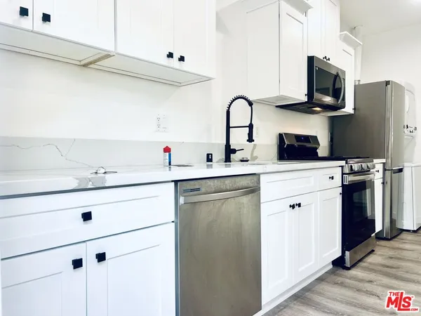 $2,450 | 247 1/2 South Catalina Avenue, Pasadena, CA 91106