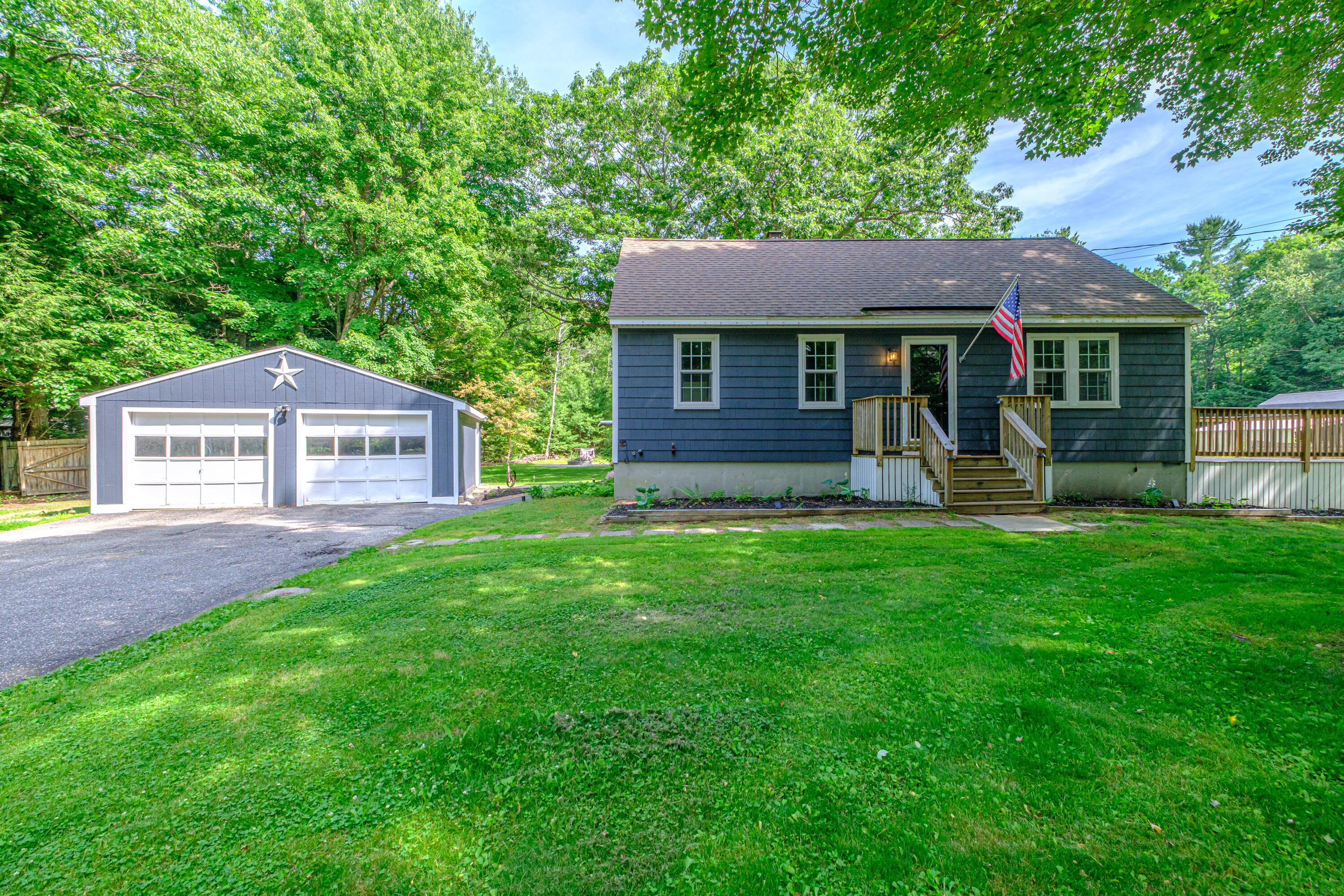 262 Holmes Road Scarborough, ME 04074 - Photo 2 of 61 20260701gp-62006