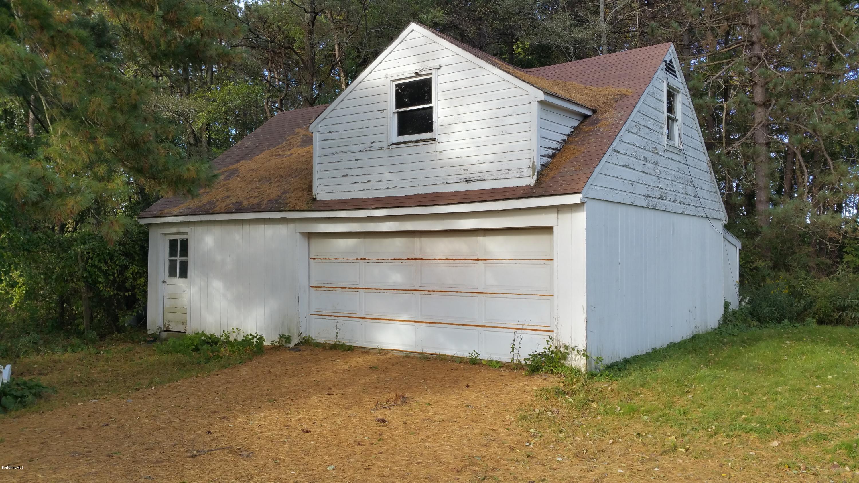 198 State Road Richmond, MA 01201 - Photo 6 of 27 a backyard of a house