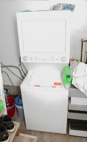 $132,500 | 24443 Powers Avenue, Dearborn Heights, MI 48125