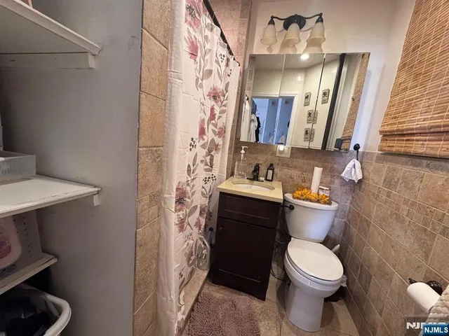 $2,300 | 27 66th Street, Unit 4, West New York, NJ 07093