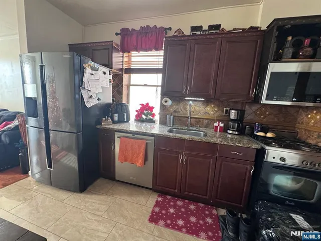 $2,300 | 27 66th Street, Unit 4, West New York, NJ 07093