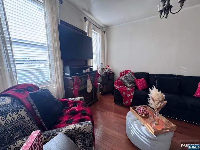 $2,300 | 27 66th Street, Unit 4, West New York, NJ 07093