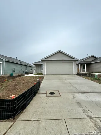 $1,450 | 9208 James Bowie, Seguin, TX 78155