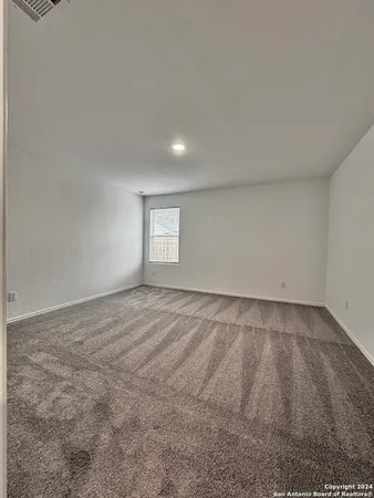 $1,450 | 9208 James Bowie, Seguin, TX 78155