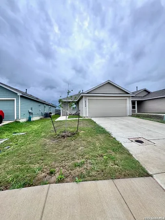 $1,450 | 9208 James Bowie, Seguin, TX 78155