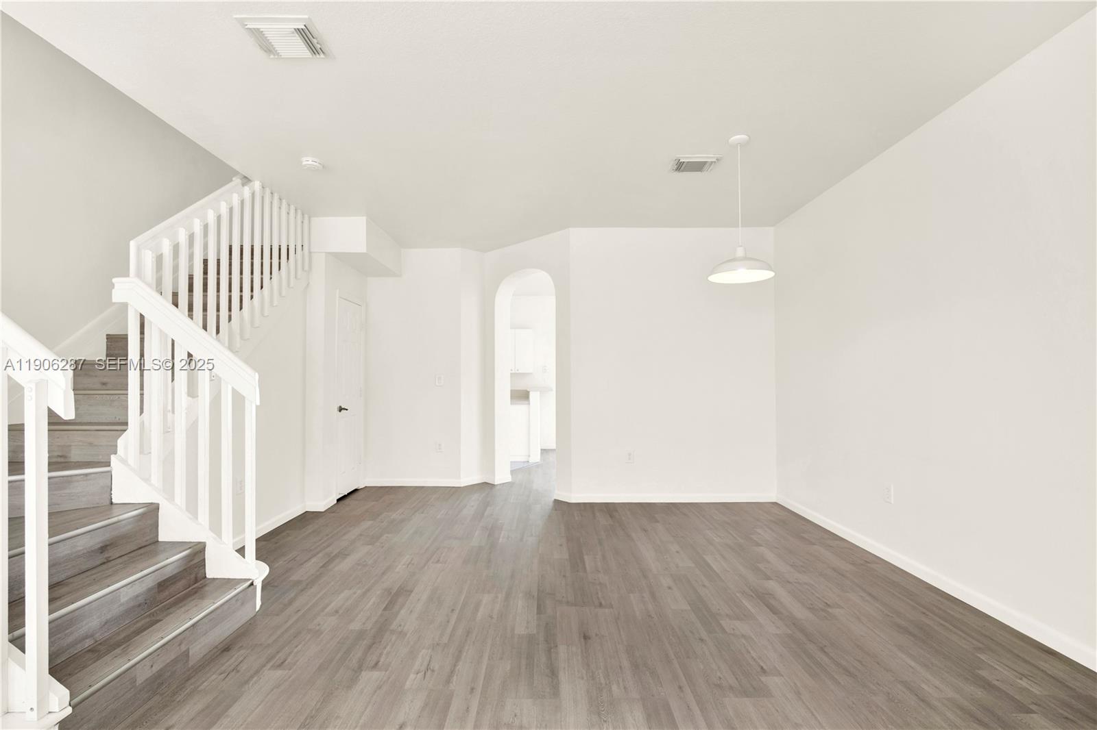 27283 Southwest 138th Path Homestead, FL 33032 - Photo 6 of 24 Family / Dining split