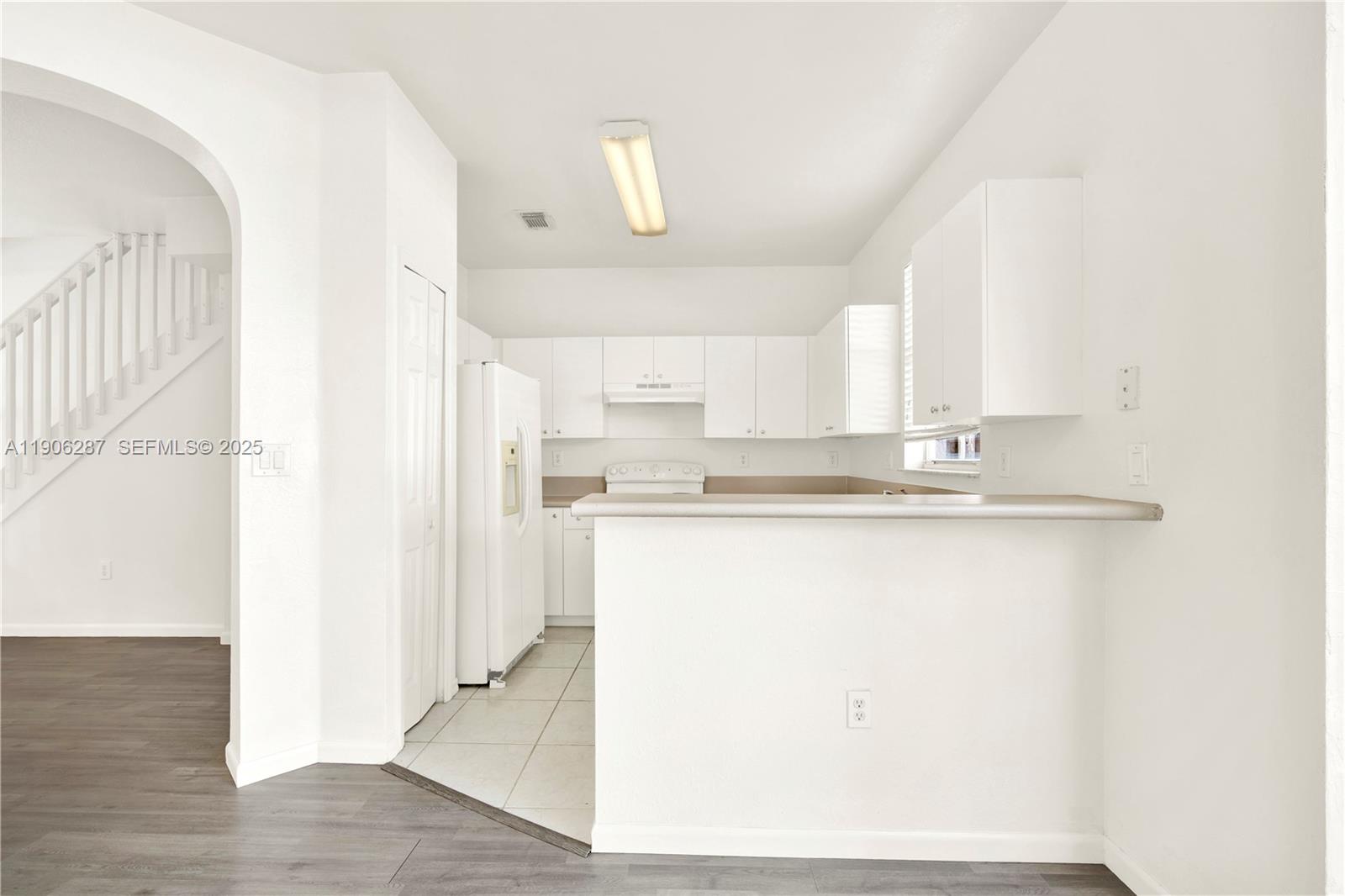 27283 Southwest 138th Path Homestead, FL 33032 - Photo 9 of 24 Snack bar