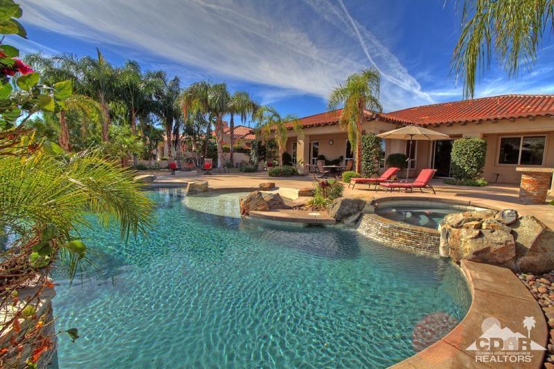 346 Loch Lomond Road Rancho Mirage, CA 92270 - Photo 32 of 34 a view of a swimming pool with outdoor seating