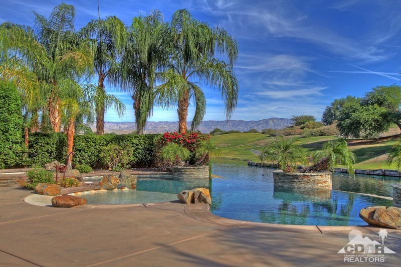 346 Loch Lomond Road Rancho Mirage, CA 92270 - Photo 34 of 34 a view of a bench and table in the terrace
