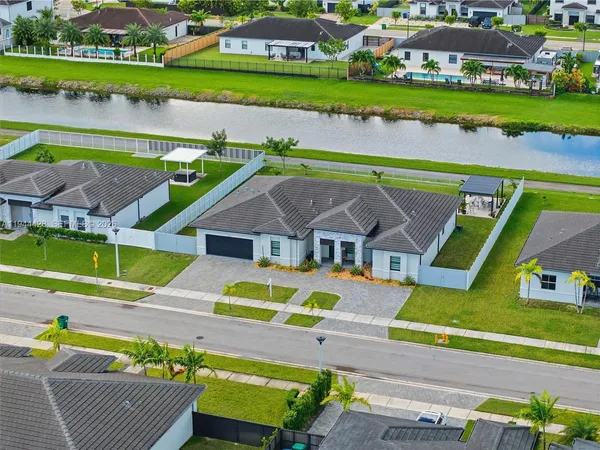 $1,174,900 | 19080 Southwest 133rd Court, Miami, FL 33177