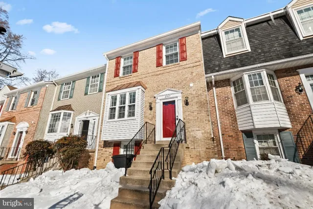 $599,999 | 8507 Shirley Woods Court, Lorton, VA 22079