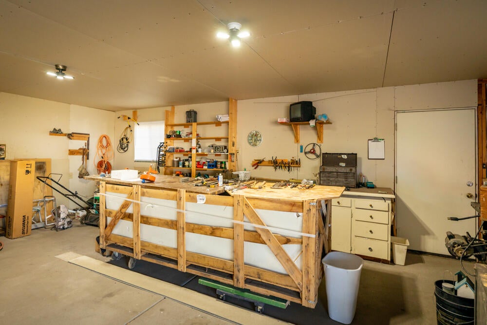 7550 Booth Road Klamath Falls, OR 97603 - Photo 12 of 85 7550+7600BoothRd.-33