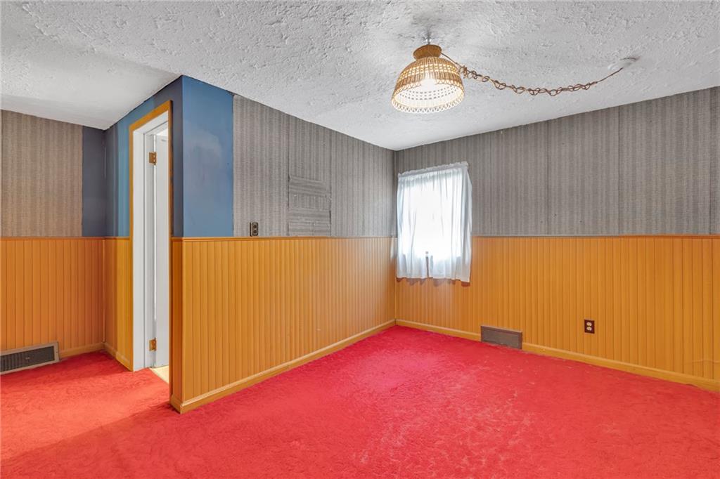 878 Spruce Avenue Rochester, PA 15074 - Photo 16 of 21 Gallery Image 16