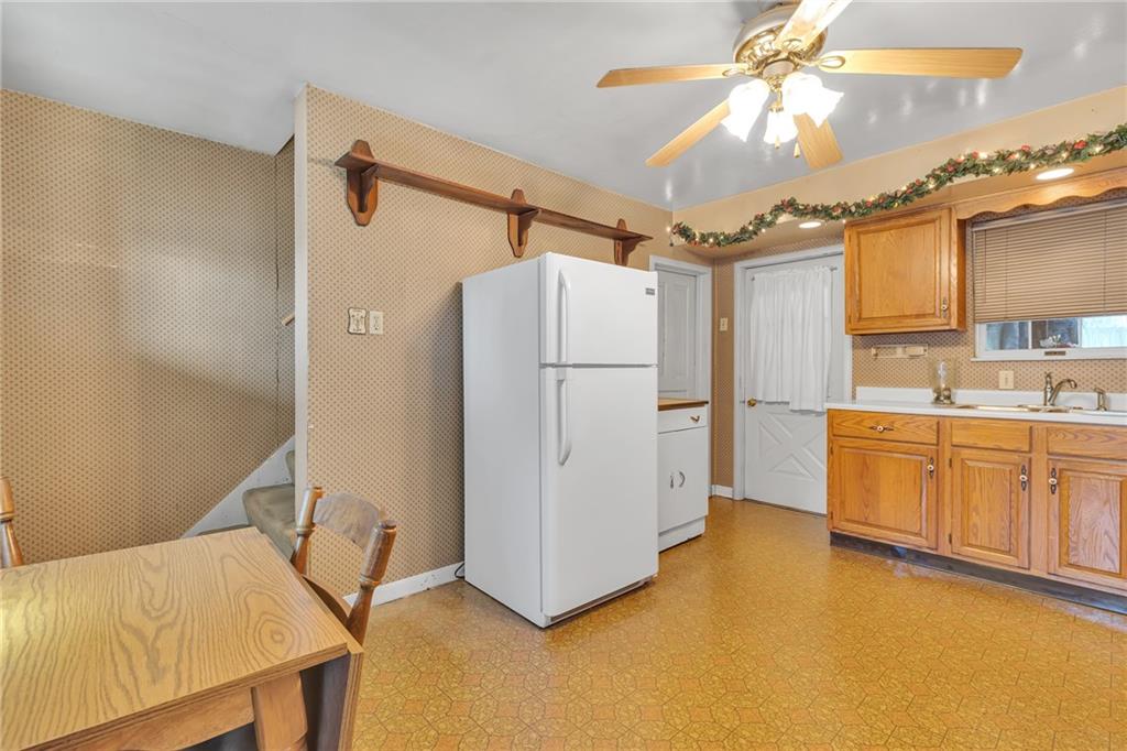 878 Spruce Avenue Rochester, PA 15074 - Photo 5 of 21 Gallery Image 5