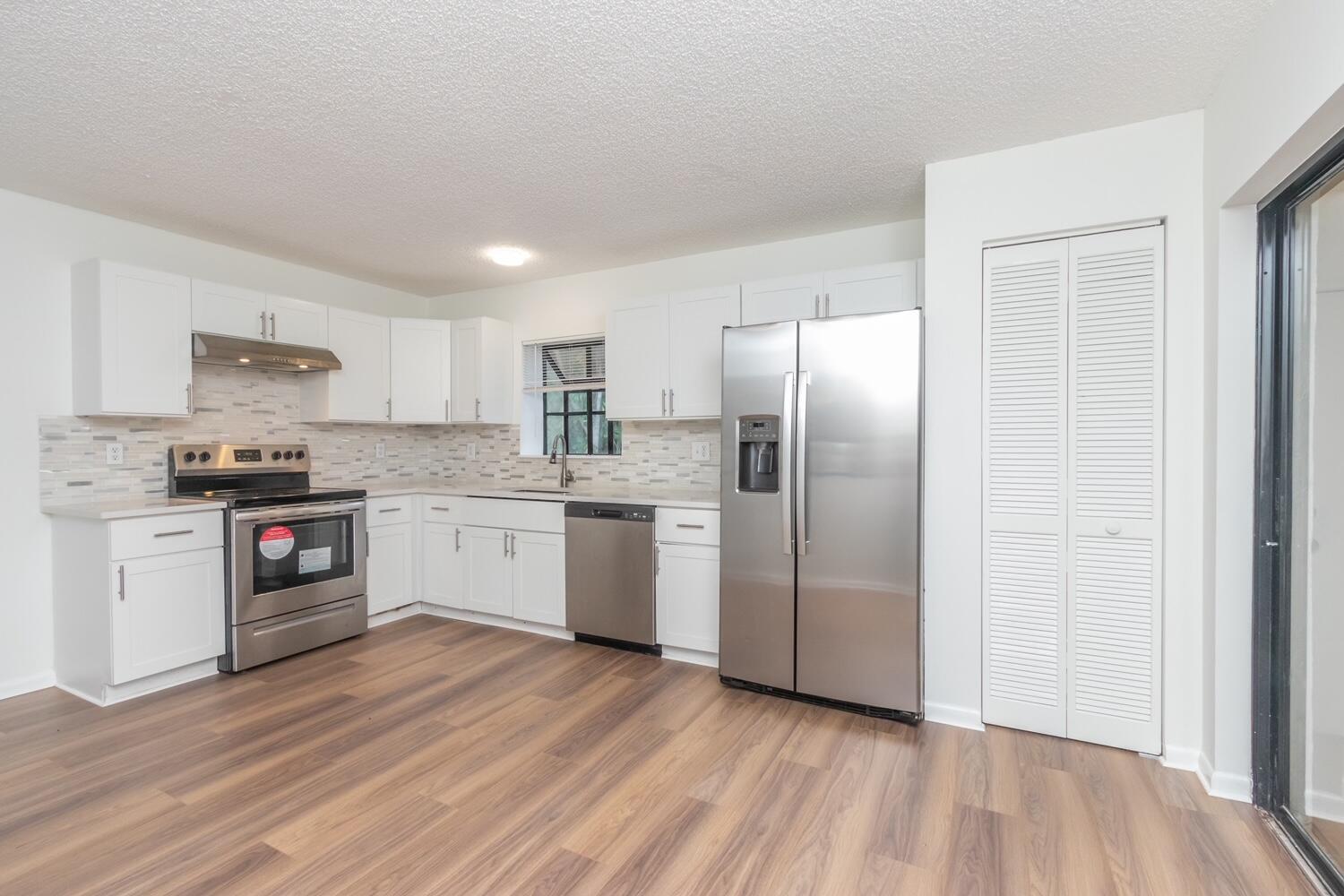 5875 Triphammer Road Lake Worth, FL 33463 - Photo 2 of 15 img_3527