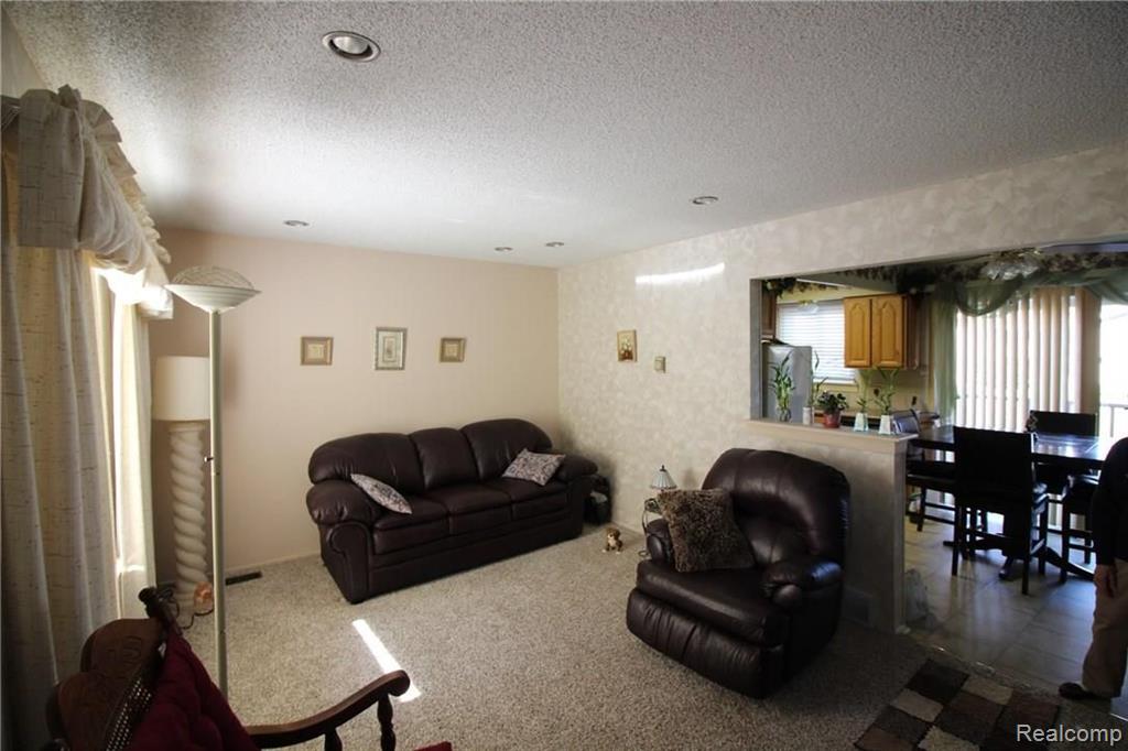 45571 Ledgewood Street Macomb, MI 48044 - Photo 13 of 27