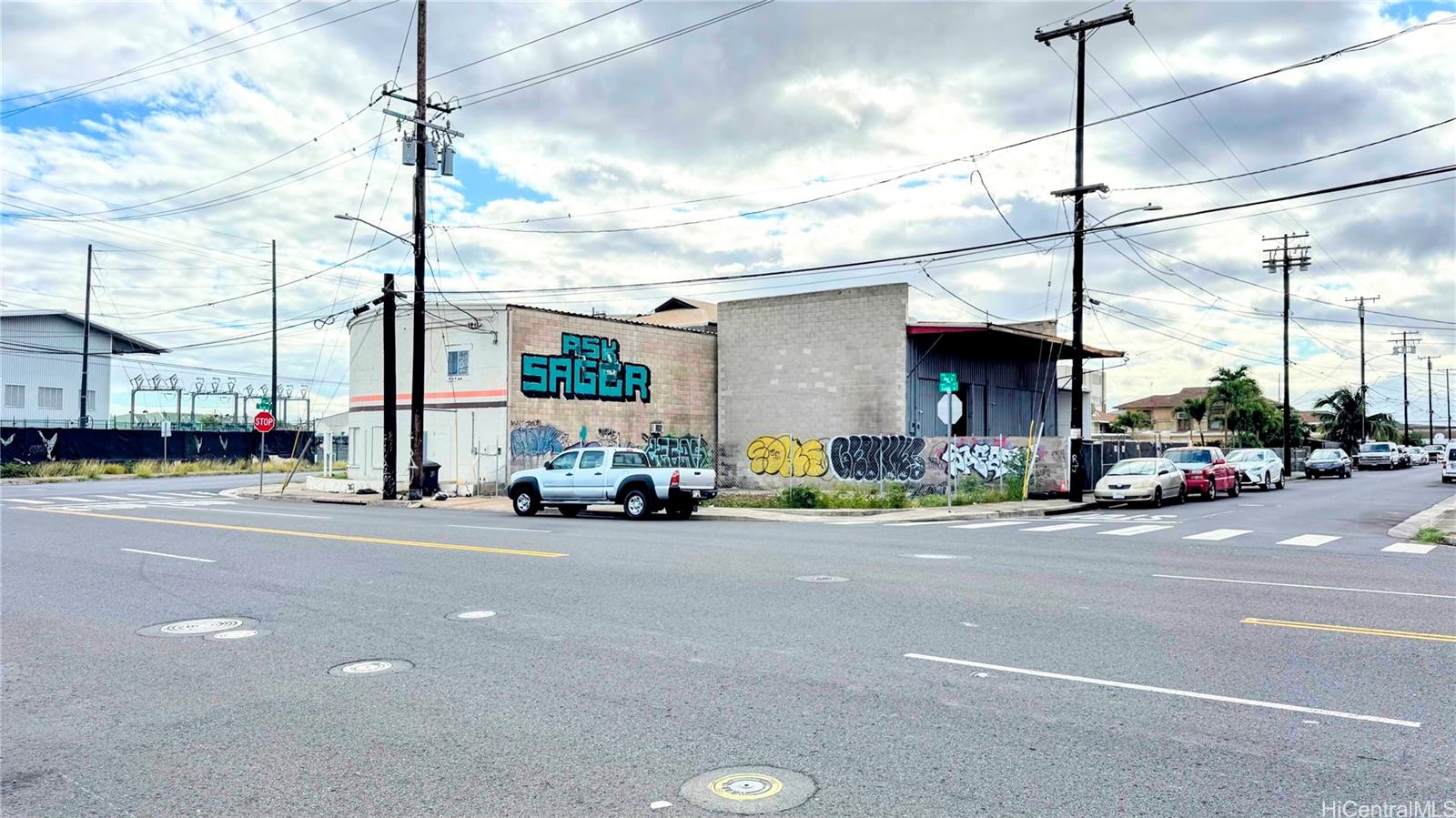 194 Kalihi Street Honolulu, HI 96819 - Photo 1 of 9 a view of street with cars