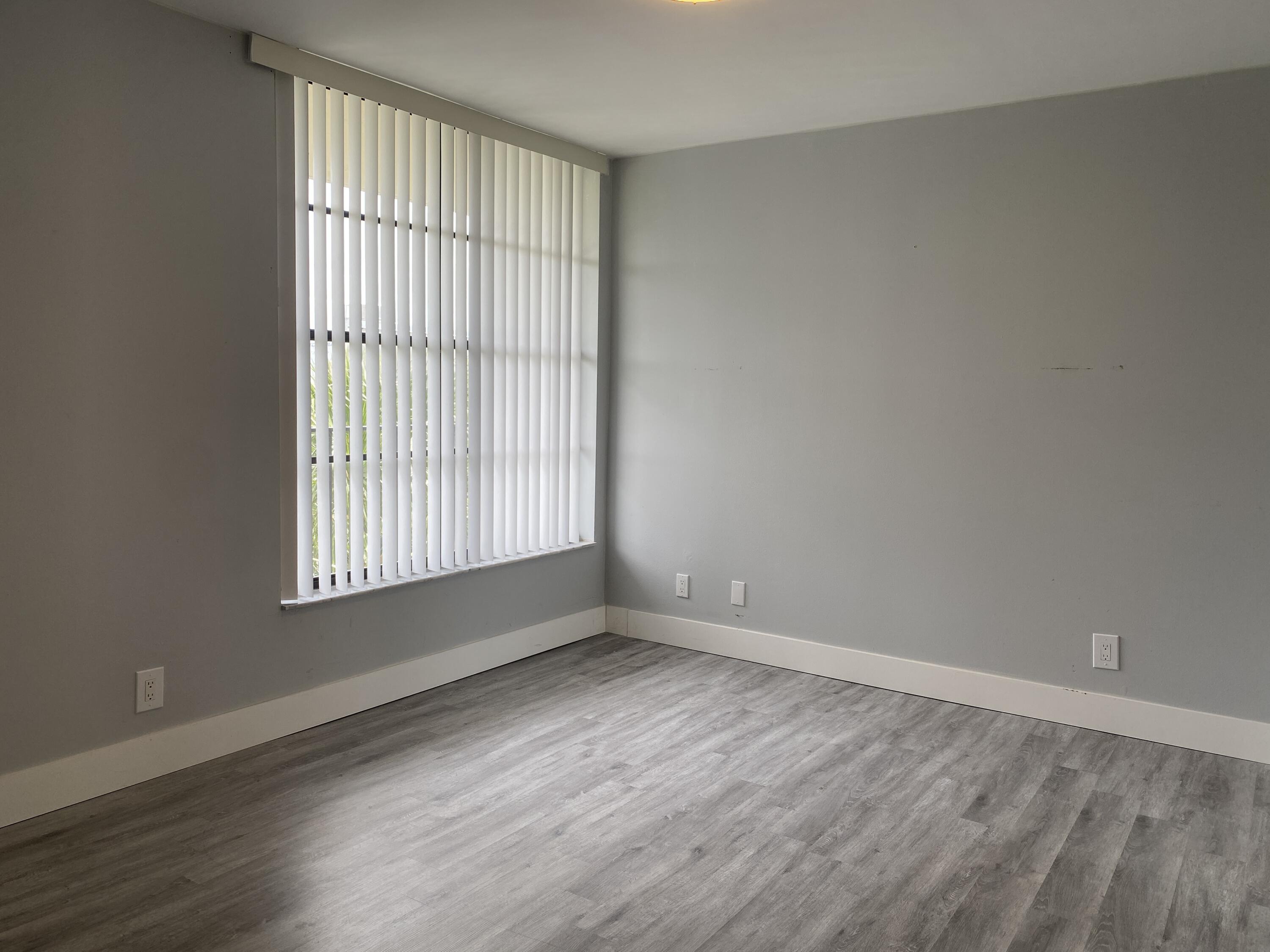 20 Royal Palm Way, Unit 401 Boca Raton, FL 33432 - Photo 33 of 47 20260902_153222808_iOS