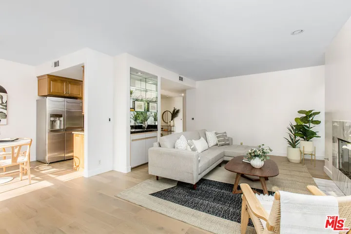 1240 South Corning Street, Unit 203, Los Angeles, CA 90035