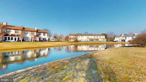 $279,900 | 668 East Lake Front Circle, Galloway Township, NJ 08205