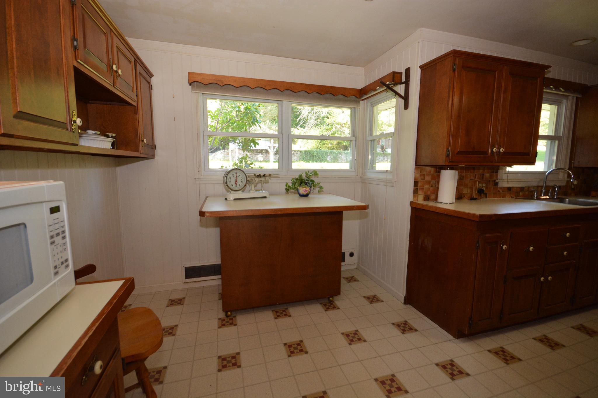 409 Hain Road Reading, PA 19608 - Photo 13 of 38 Eat-in Kitchen