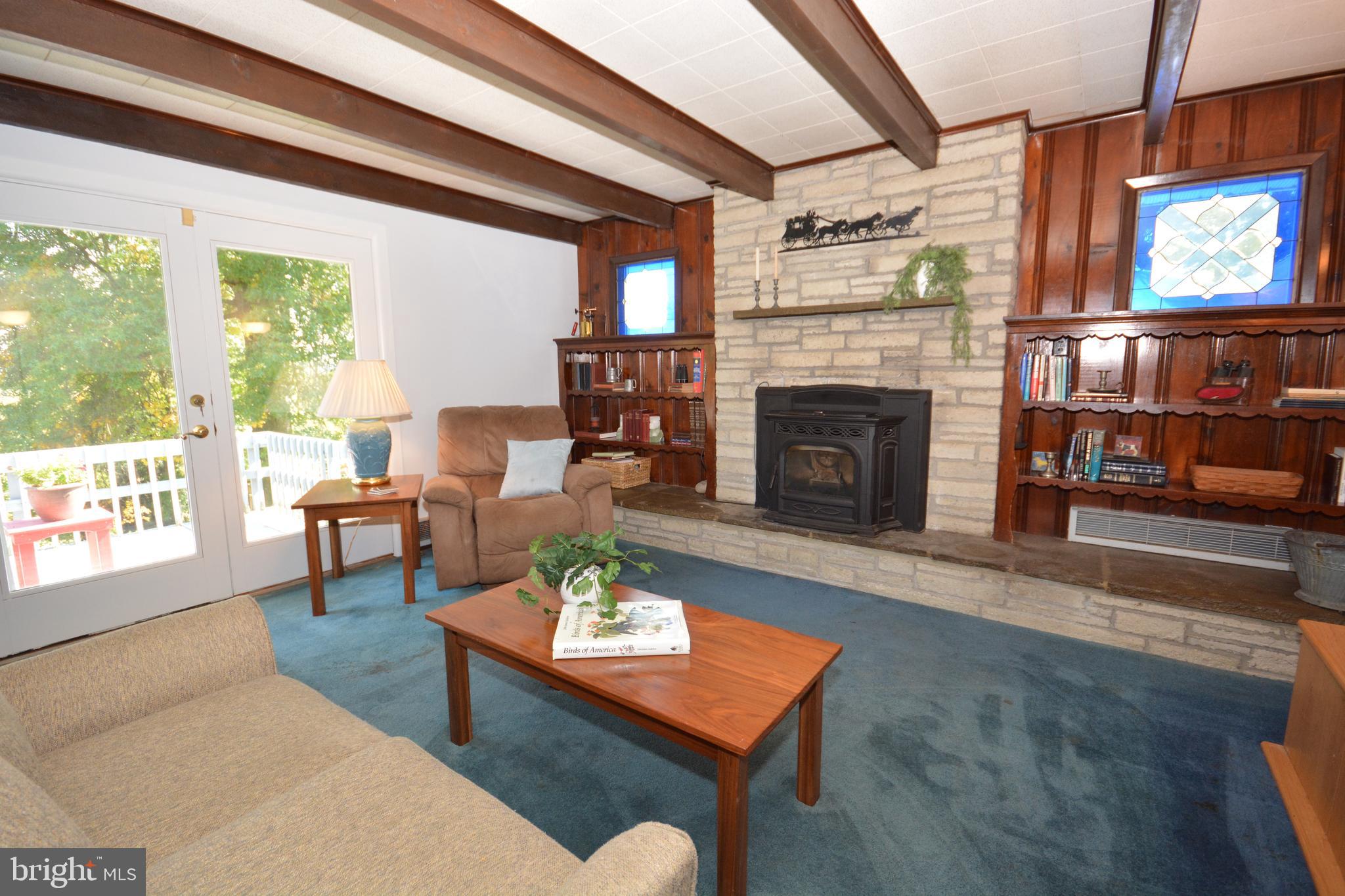 409 Hain Road Reading, PA 19608 - Photo 2 of 38 Living Room