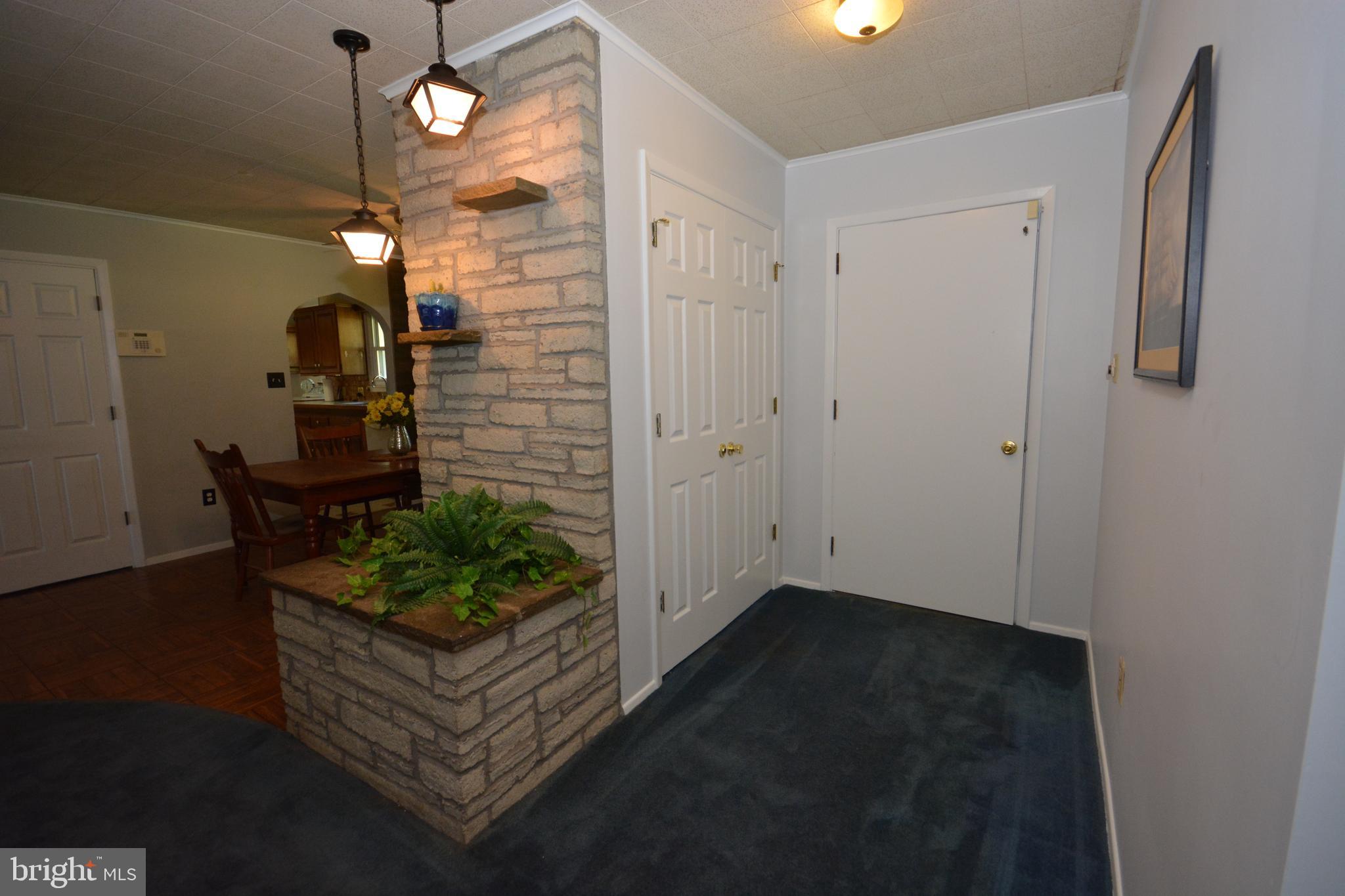 409 Hain Road Reading, PA 19608 - Photo 9 of 38 Entranceway