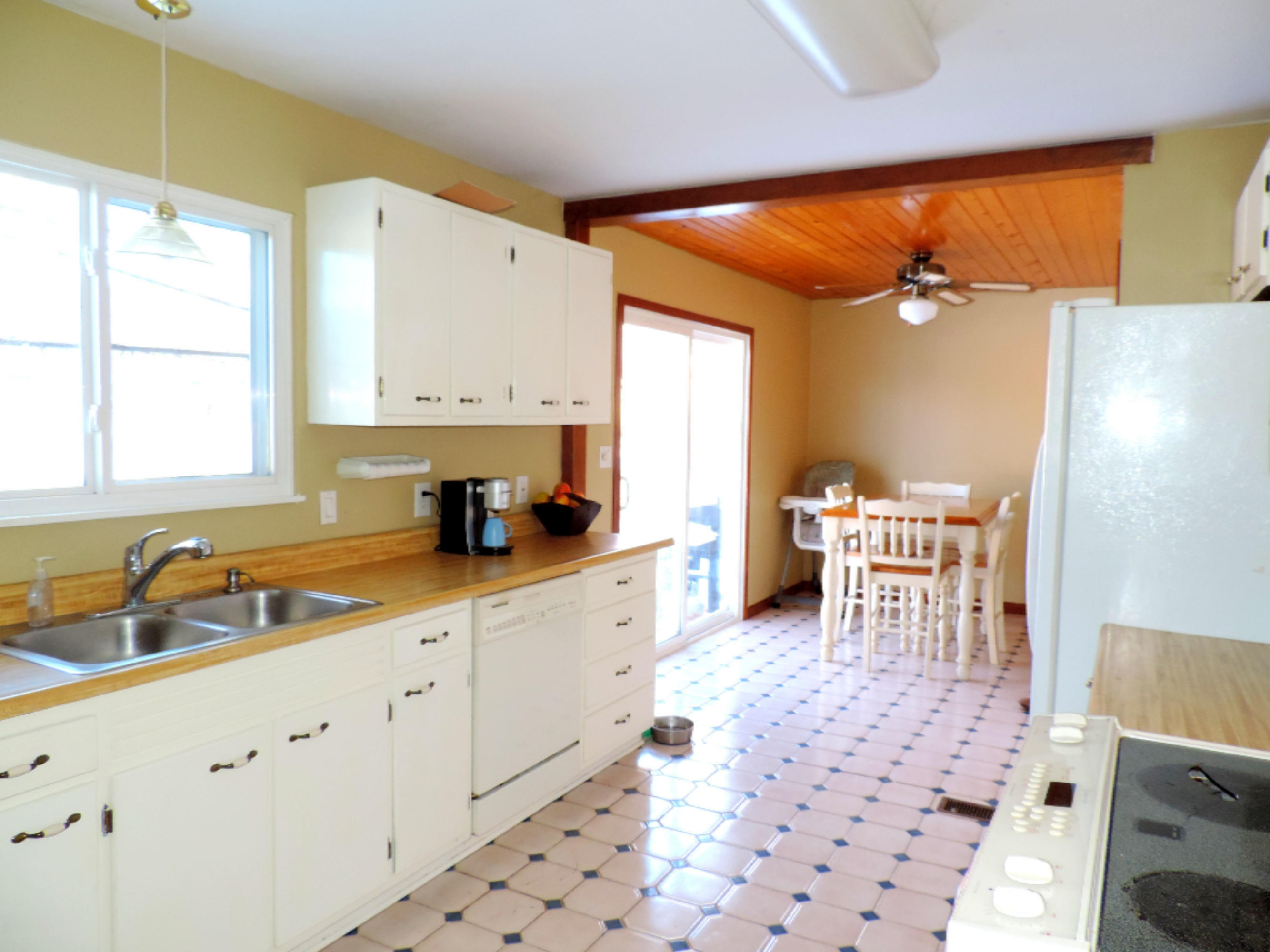 653 Manitou Road St. Joseph, MI 49085 - Photo 4 of 15 4