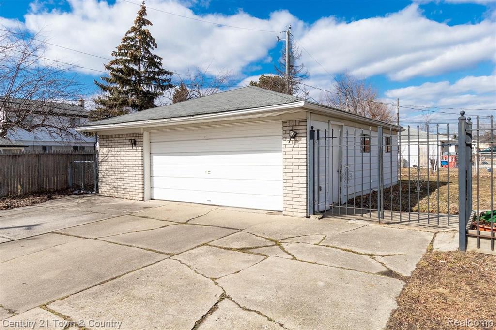 33817 Ryan Road Sterling Heights, MI 48310 - Photo 26 of 32