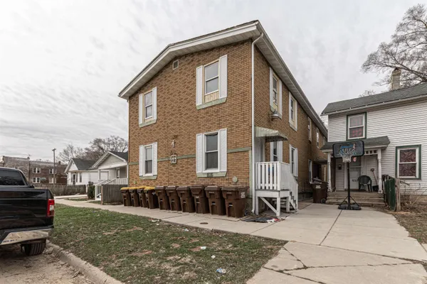 $239,900 | 1235 South Court Street, Rockford, IL 61102