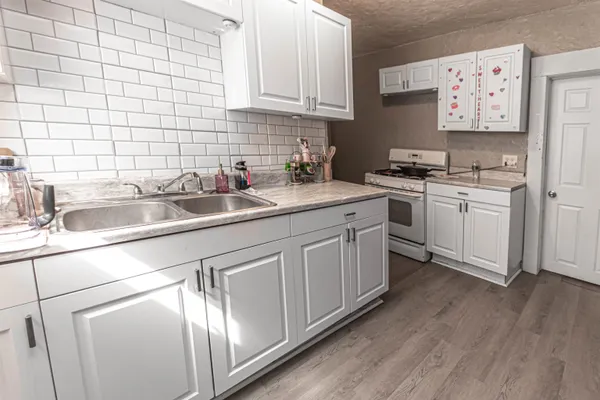 $239,900 | 1235 South Court Street, Rockford, IL 61102