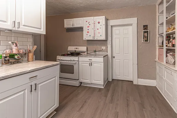 $239,900 | 1235 South Court Street, Rockford, IL 61102