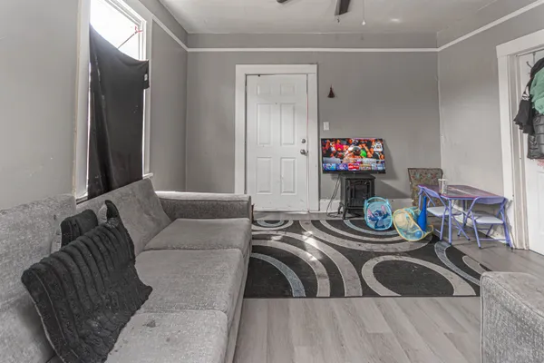 $239,900 | 1235 South Court Street, Rockford, IL 61102