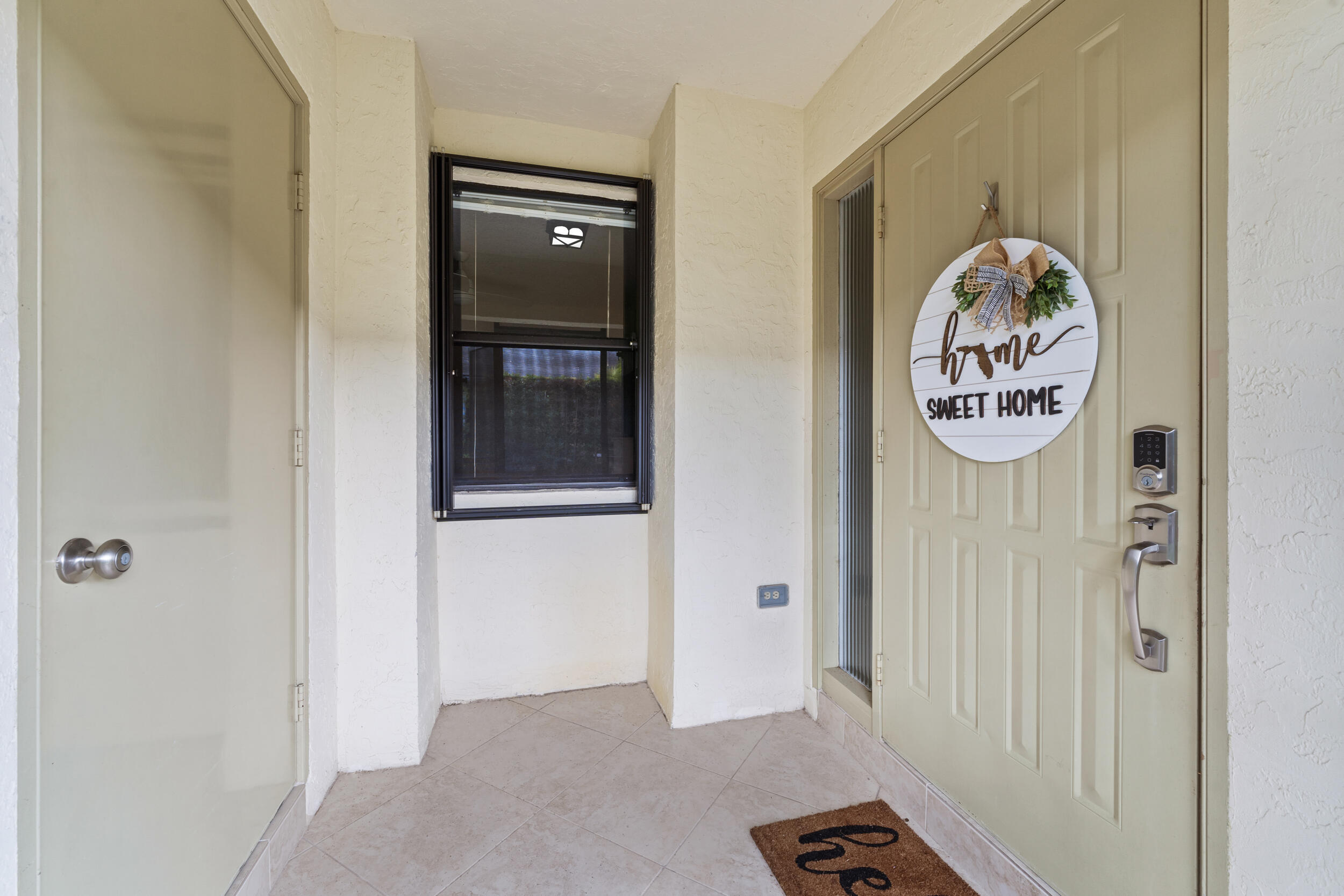 109 Half Moon Circle, Unit C Jupiter, FL 33458 - Photo 11 of 35 6_12