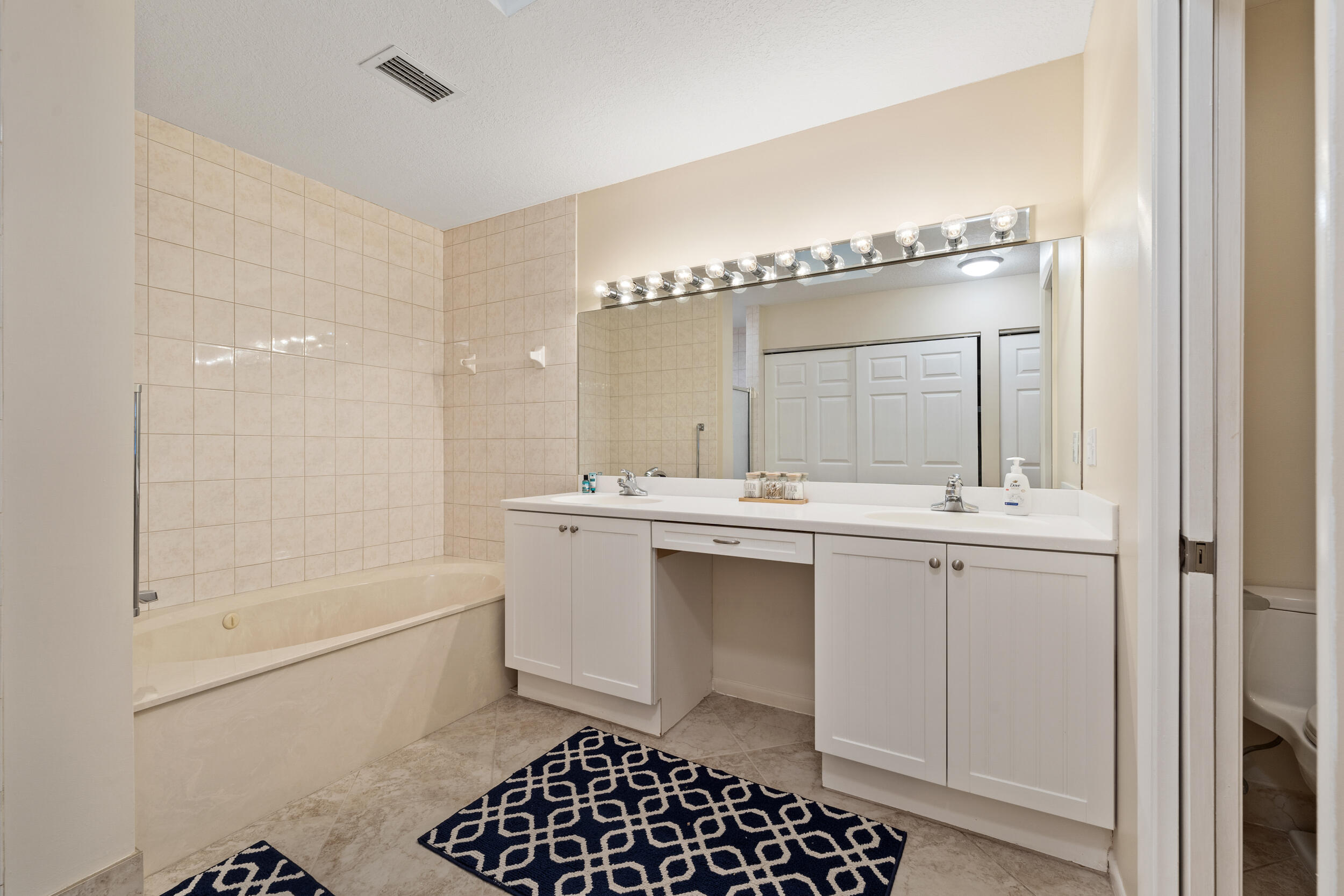 109 Half Moon Circle, Unit C Jupiter, FL 33458 - Photo 20 of 35 20_28