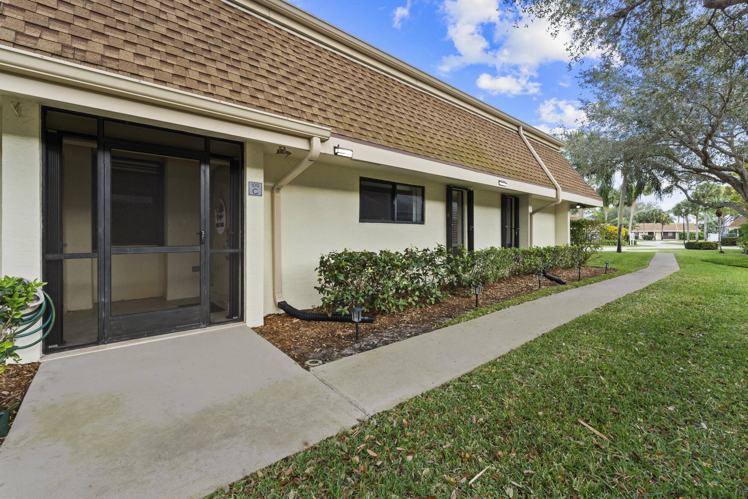 109 Half Moon Circle, Unit C Jupiter, FL 33458 - Photo 2 of 35 1_11
