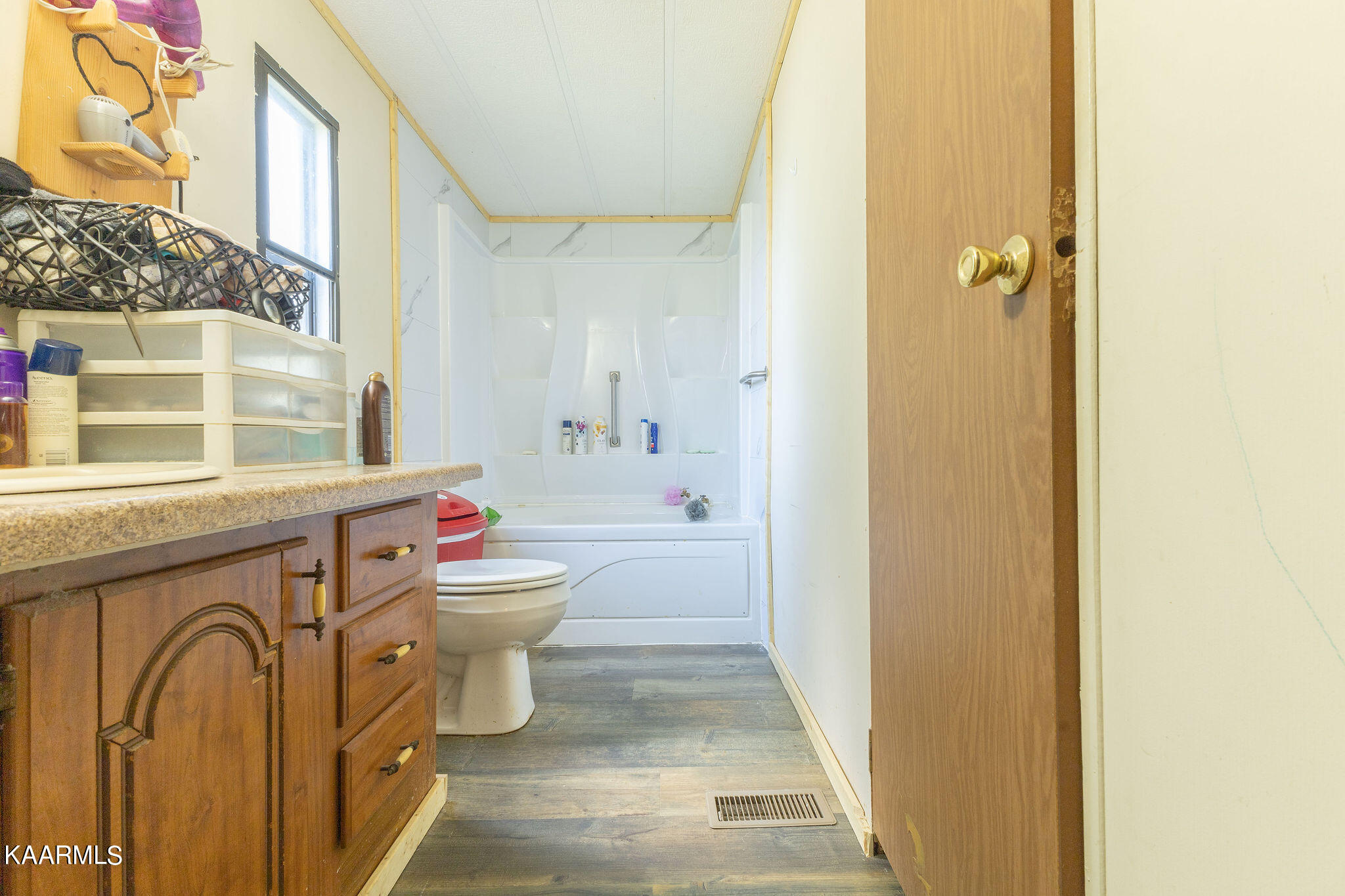 2898 White Road Loudon, TN 37774 - Photo 16 of 31 Master bath