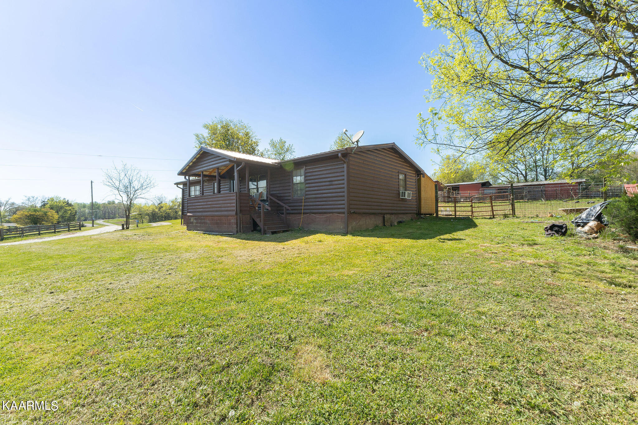 2898 White Road Loudon, TN 37774 - Photo 22 of 31 Side