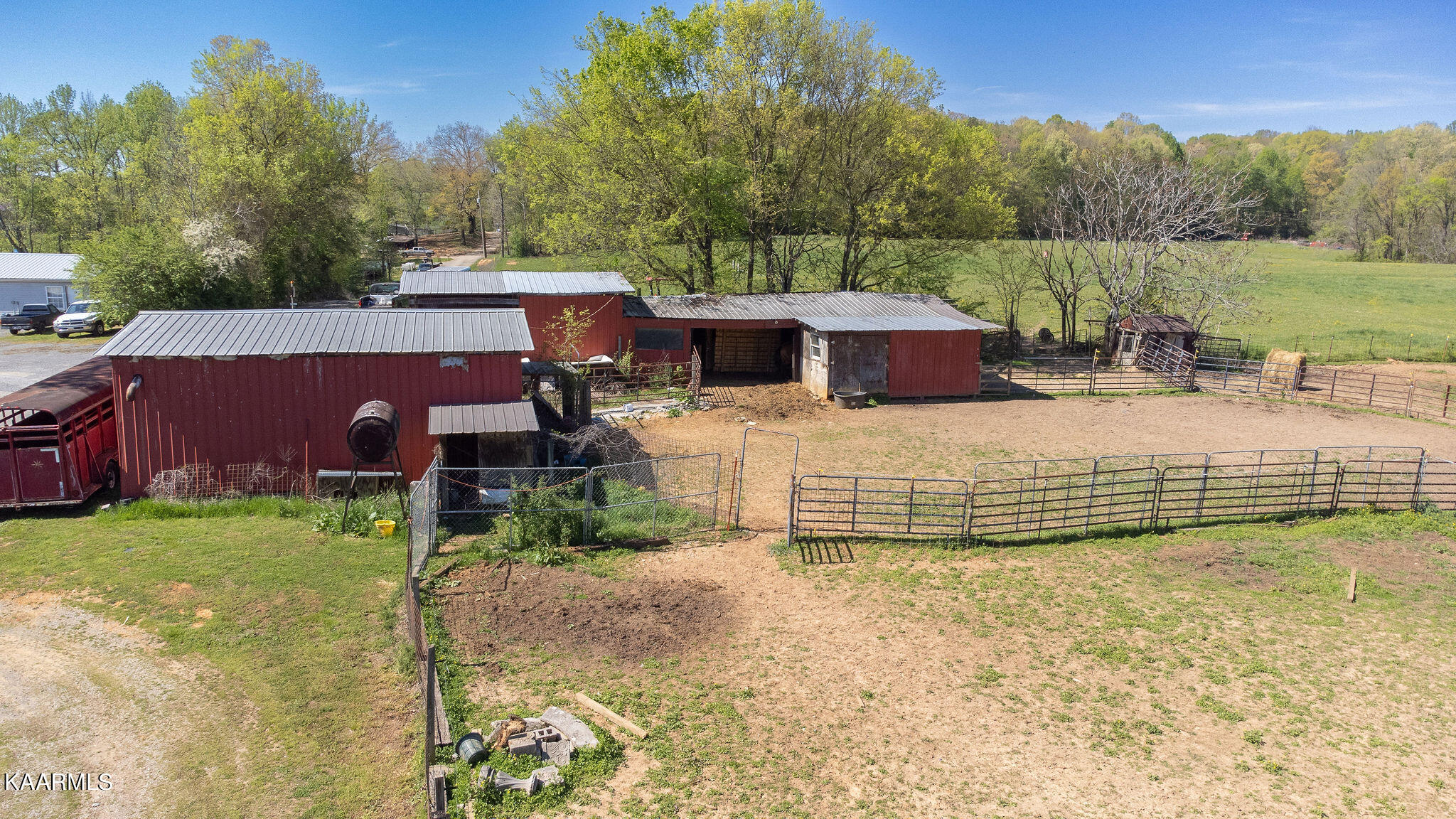 2898 White Road Loudon, TN 37774 - Photo 25 of 31 Barn and shop
