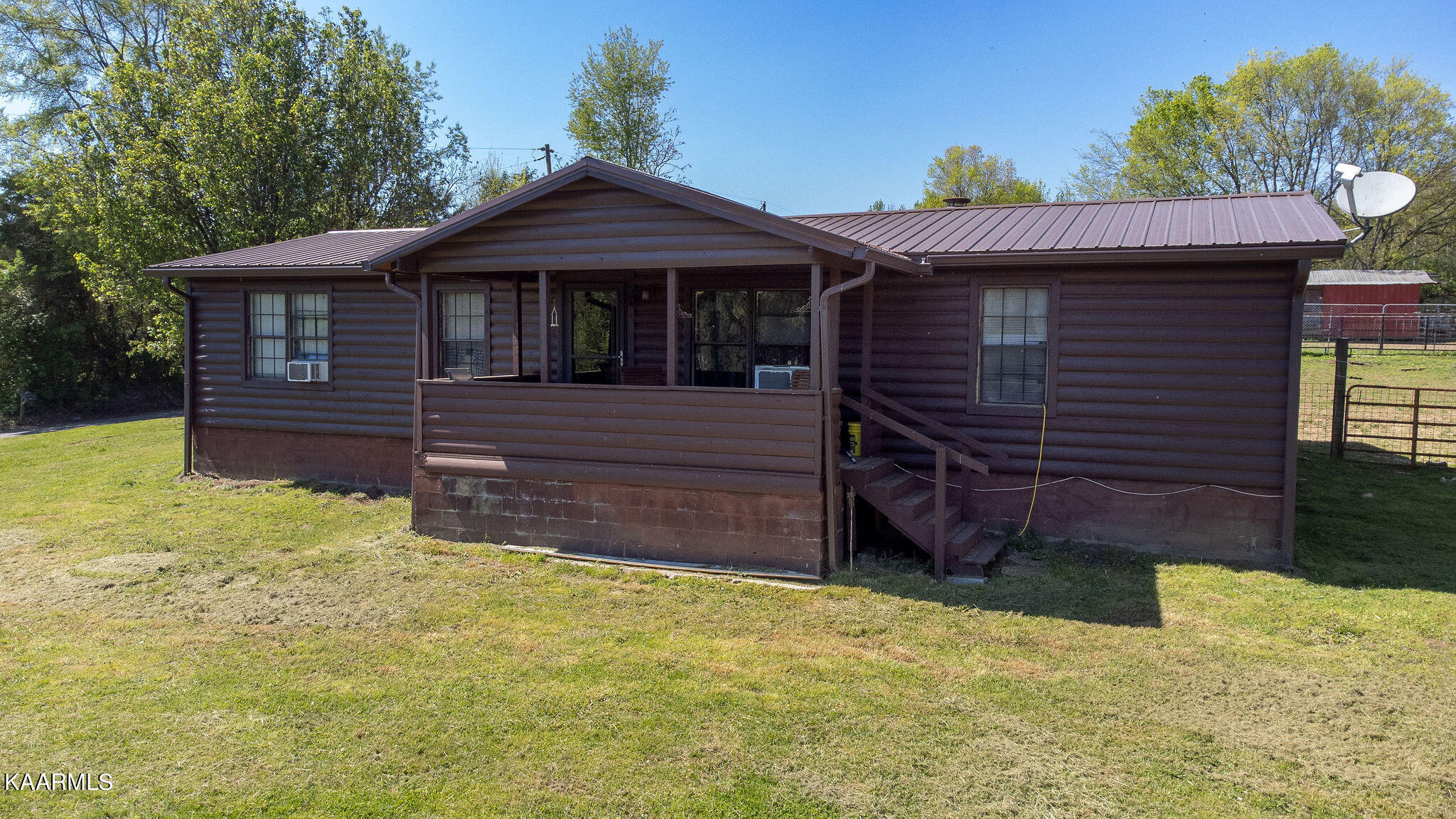 2898 White Road Loudon, TN 37774 - Photo 5 of 31 front