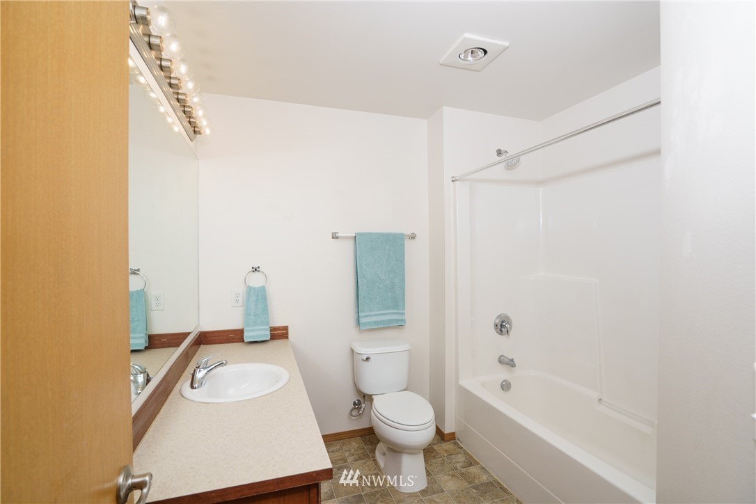 7179 Miller Road Anacortes, WA 98221 - Photo 12 of 24 Gallery Image 12